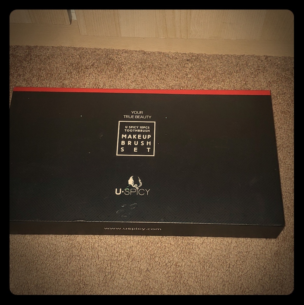 Uspicy make up brushes new in original box